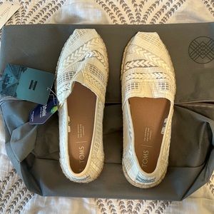 Tom’s Womens size 8.5